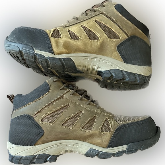 Carhartt Other - Carhartt CMH4480 Men's Lightweight Waterproof Carbon Nano Toe Work Hiker Boot